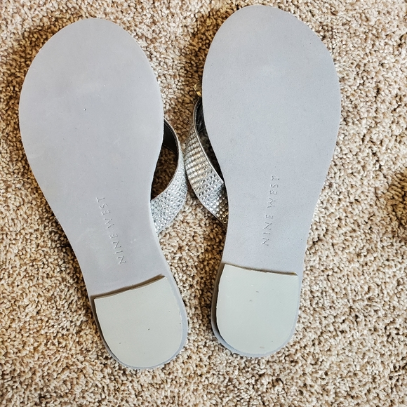 Sandles - Picture 2 of 3